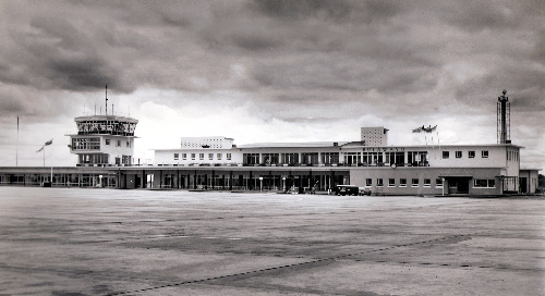 ed_1950s_airport_terminal.jpg