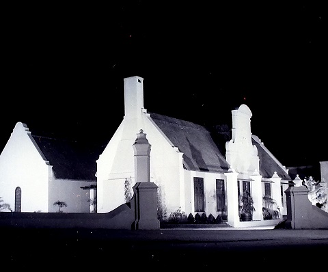 ed_1950_cent_cottage_night_lw.jpg