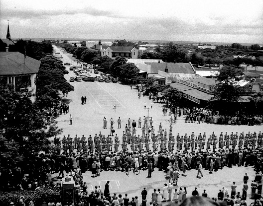 ed_1951_centenary_parade_lw.jpg