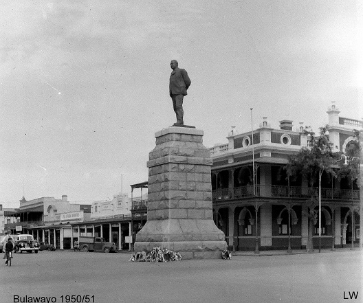 ed_1951_scotts bdg_cjrstatue_lw.jpg