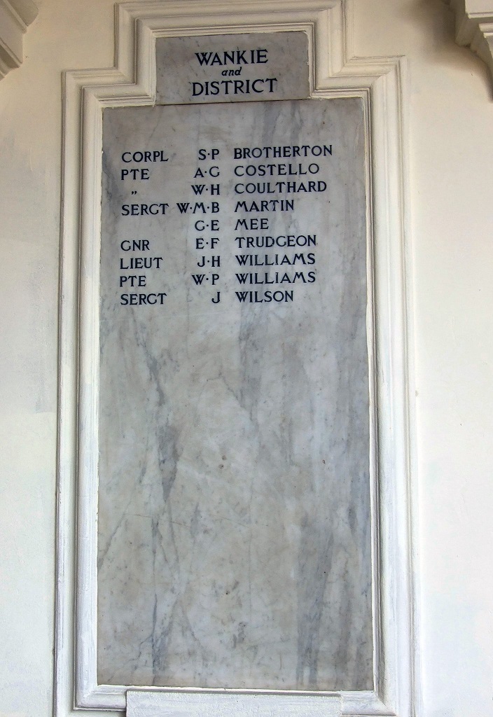 hist_memor_cenotaph_board_wankie_district