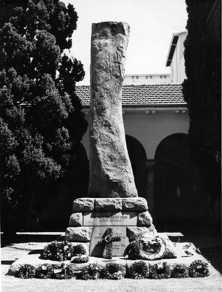 hist_memor_cenotaph_centre_stone_original