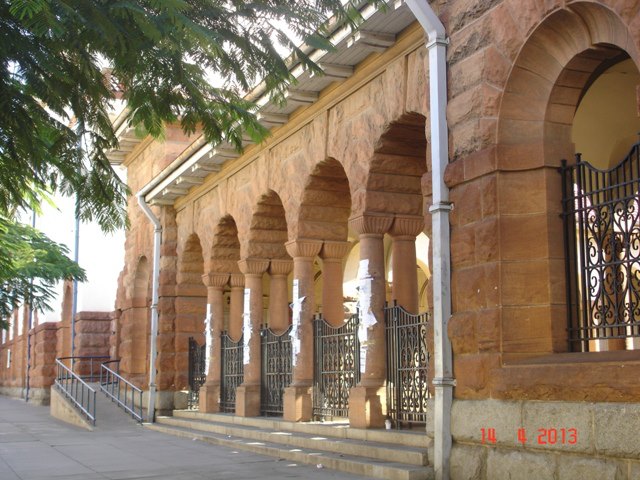 hist_memor_cenotaph_cloisters_front_2013