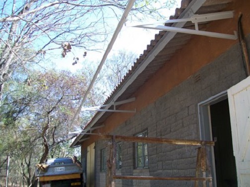 nb_gor_park_building_eaves.JPG
