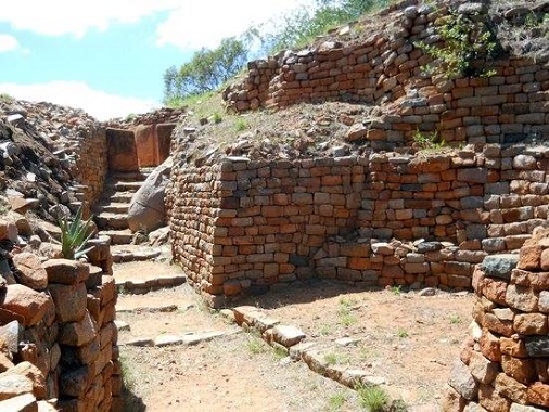 ob_khami_ruins_passage_side_room.JPG