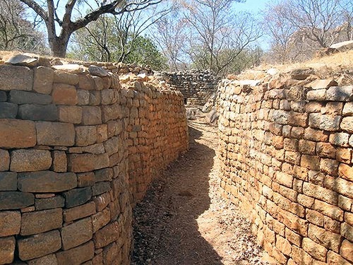 ob_khami_ruins_passages.JPG