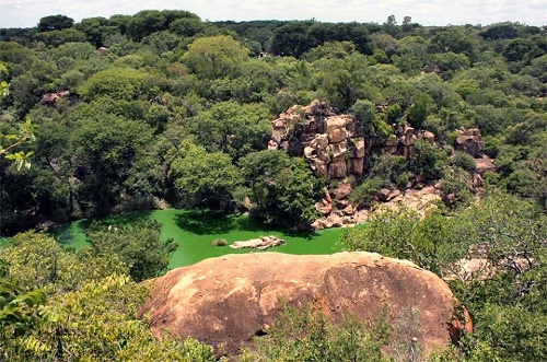 ob_khami_ruins_view_dam_green.JPG