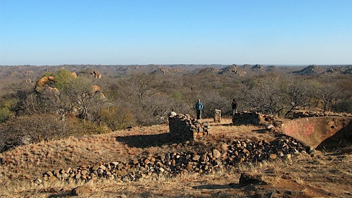 ob_khami_ruins_view_rocks.JPG