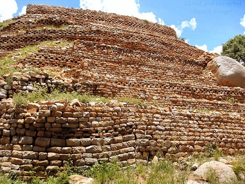 ob_khami_ruins_wall_layered.JPG