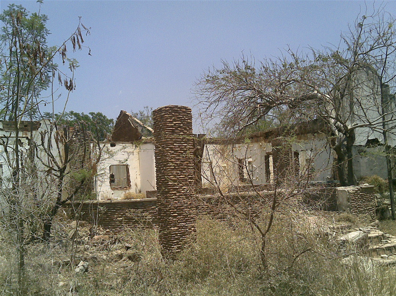 oc_other_halfway_house_ruin_pillar