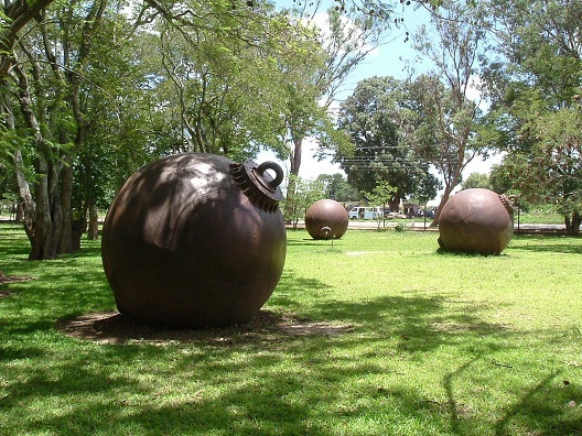 oc_kariba_op_noah_ball_grass