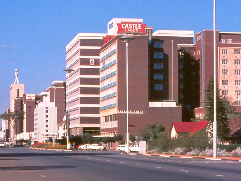 oc_sal_1972_castle_sign