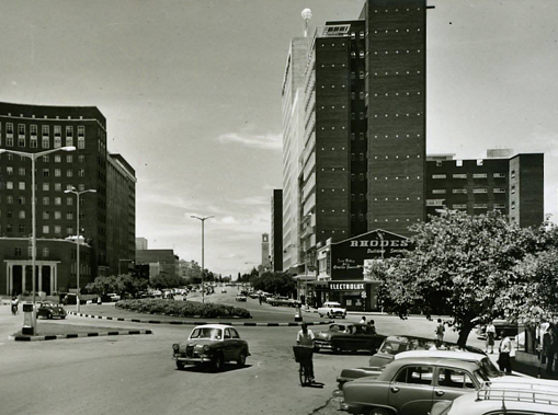 oc_sal_ed_pc_art_publishers_typeIVA_sal_roundabout_cyclist