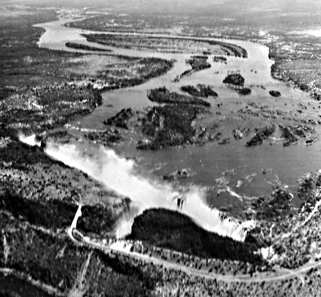 1930s_vic_falls_view_road
