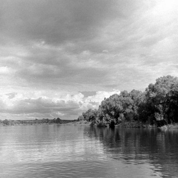 ob_vic_falls_river_above_calm_bw