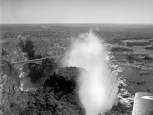 ob_vic_falls_ed_plane_bridge_spray_bw