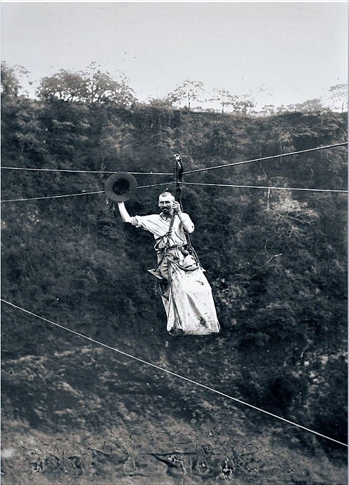 oc_vf_vicfalls_build_hoist_worker