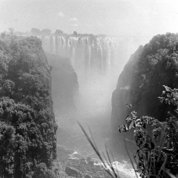 ob_vic_falls_gorge_bw