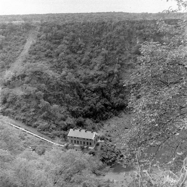 ob_vic_falls_pump_station_bw