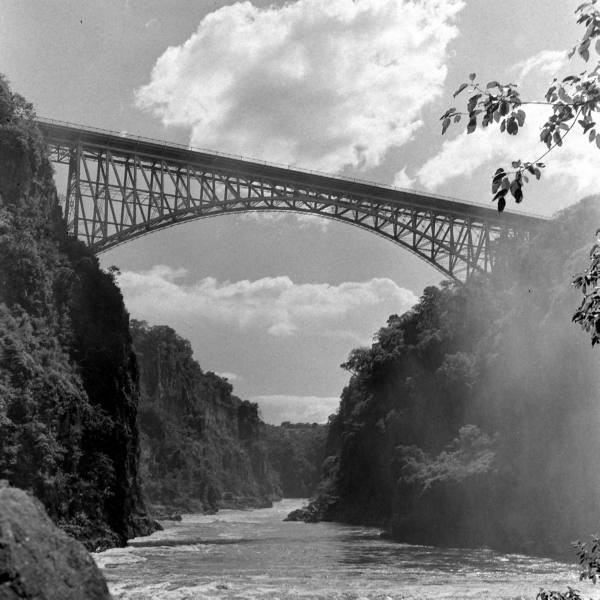 oc_vic_falls_bridge_bw