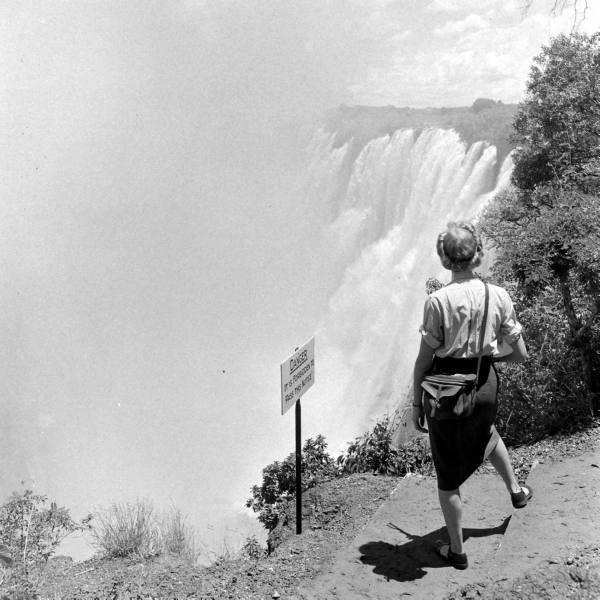 ob_vic_falls_zambia_danger_bw