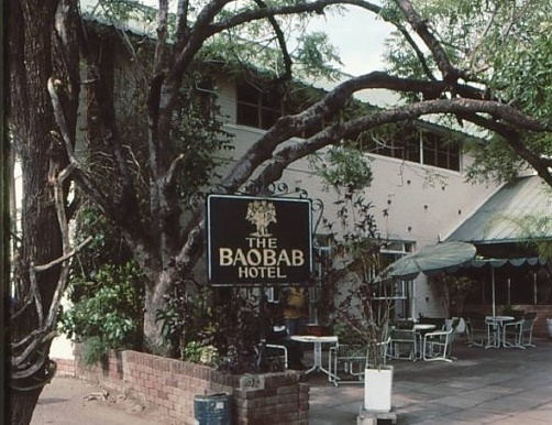 oc_wankie_baobab_sign_hotel.JPG