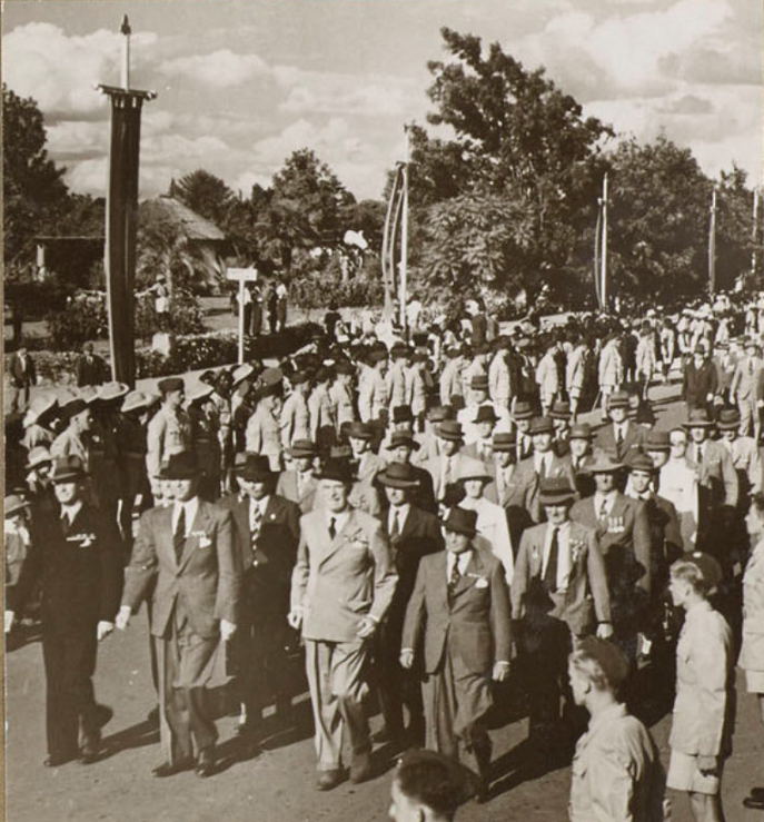 ed_1947_royal_byo_march_past_park