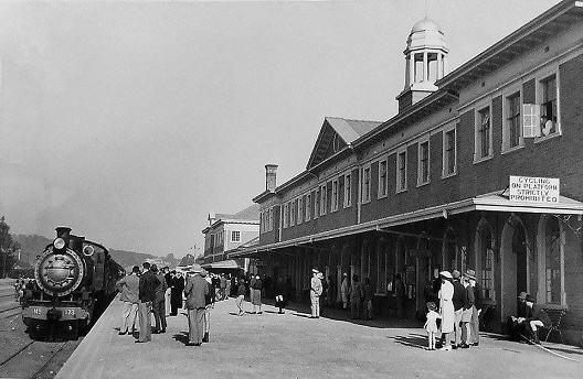 oc_rs_salisbury_station_1940s.JPG