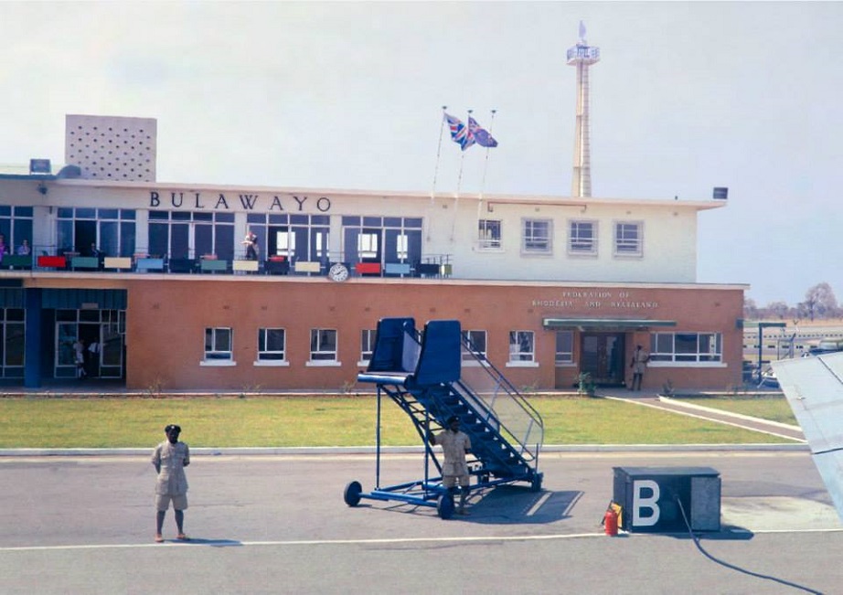 at_air_old_c1964_airport.jpg
