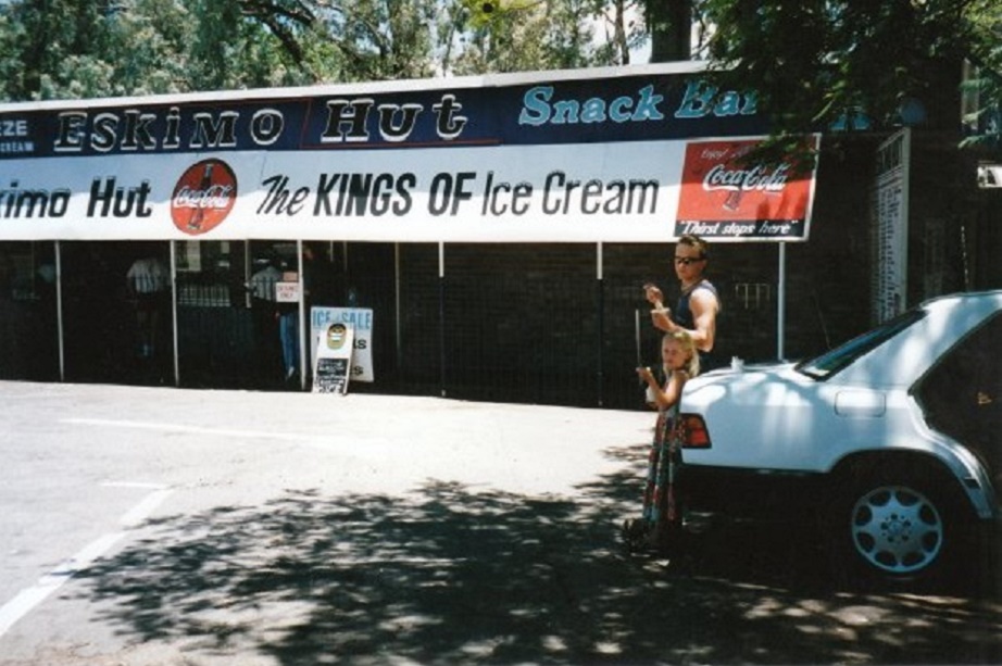 at_esk_eskimohut_blind