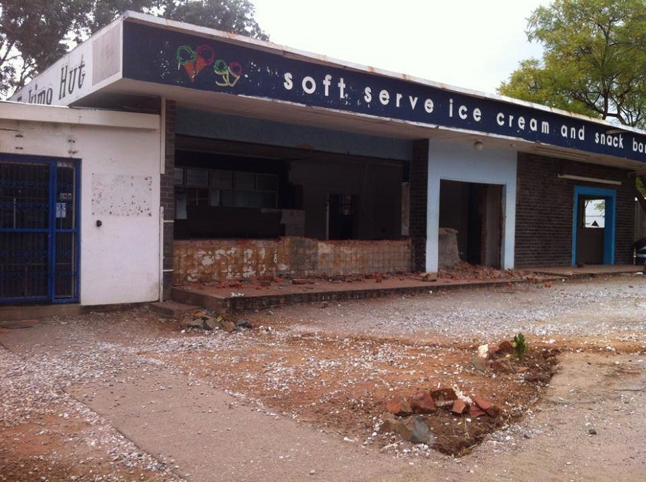 at_esk_demo_driveway