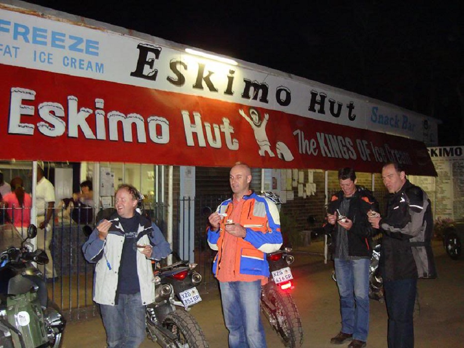 at_esk_eskimo_hut_bikers