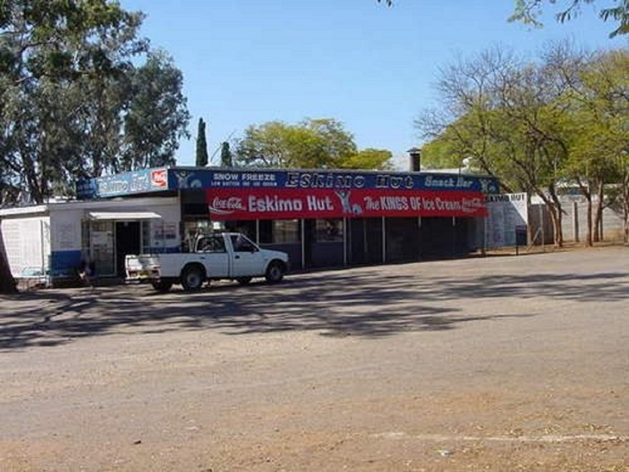 at_esk_eskimo_hut_parking