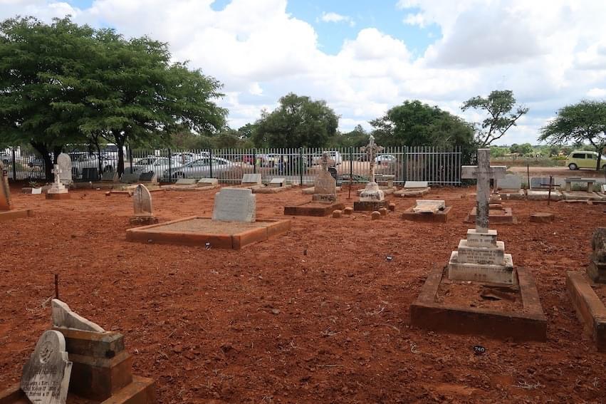 cemetery_byo_fencing_section_06