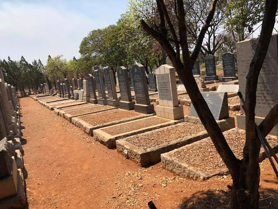 cemetery_jewish_graves_marbel
