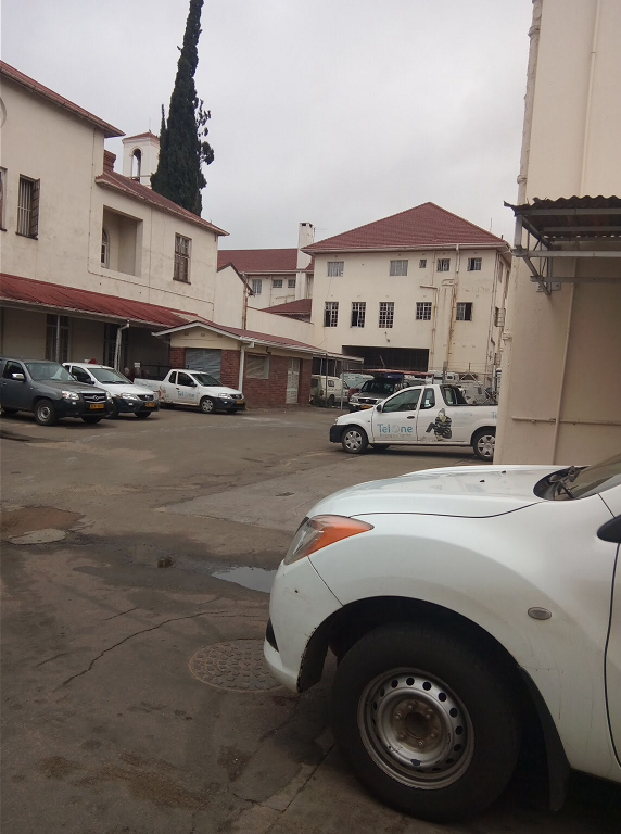 at_bdg_govt_po_parking_inside