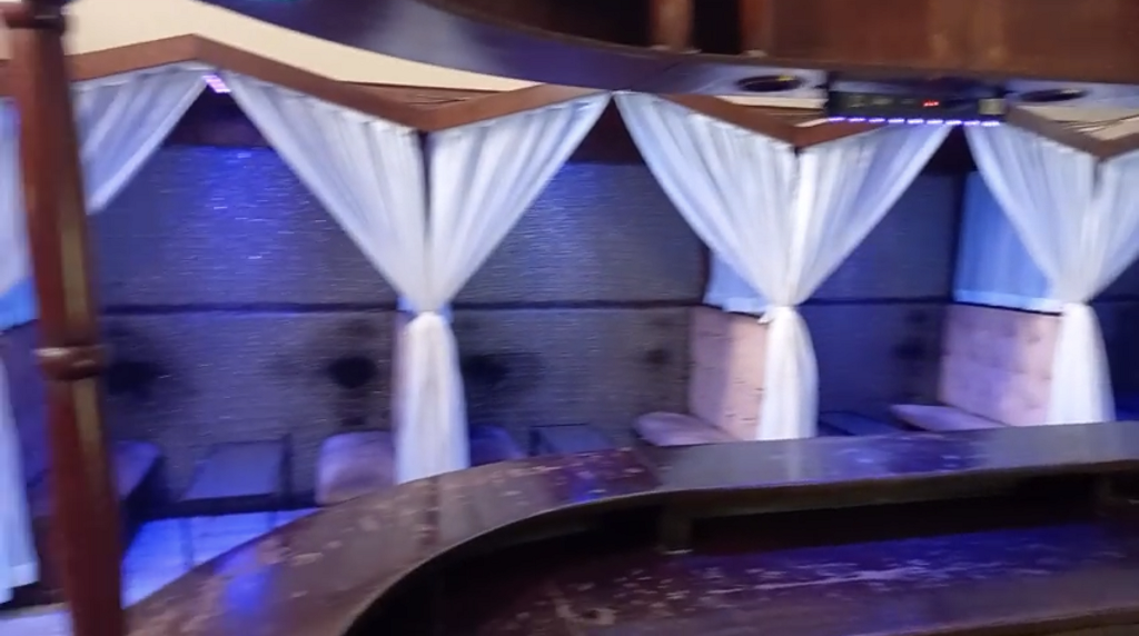 at_bar_exch_vintage_counter_cubicle_curtains