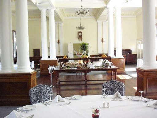 cl_soc_byo_club_diningroom.jpg