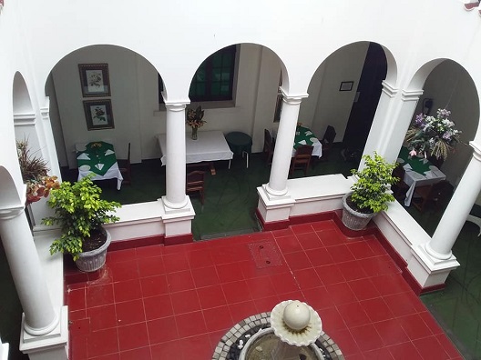 cl_soc_byo_club_fountain_red_stone