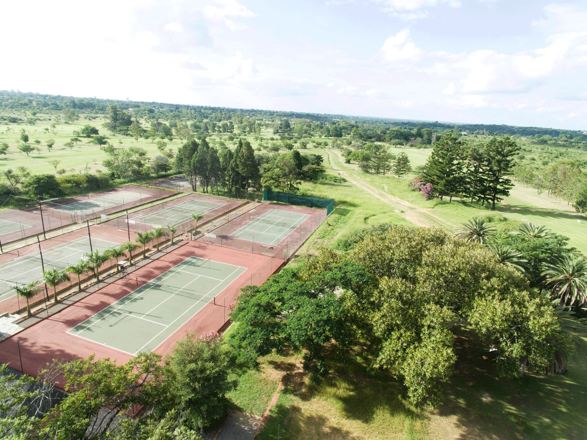 cl_golf_bcc_tennis_courts_fairway