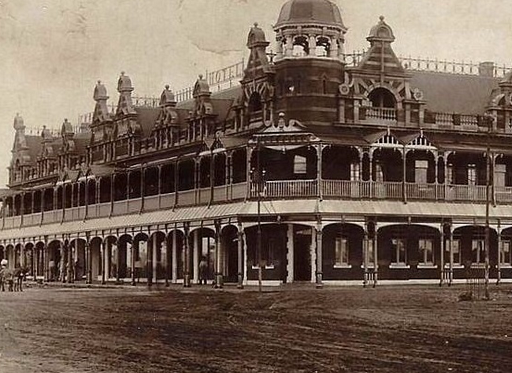 ed_pc_argus_grand_hotel_cnr_closeup