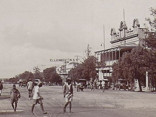 ed_pc_sapsco_000_typeB400_photos_bul_ellenbogen_street_walkers