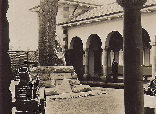 ed_pc_sapsco_1920s_seriesE400_cenotaph_stone