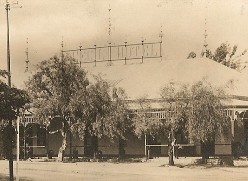 ed_pc_sapsco_1925_seriesC700_umtali_cecil_sign