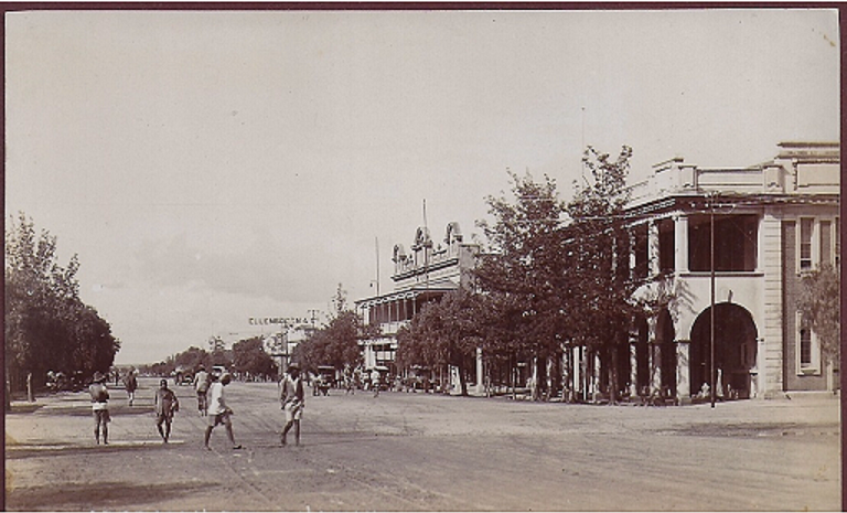 ed_pc_sapsco_19xx_series0600_pedestrians