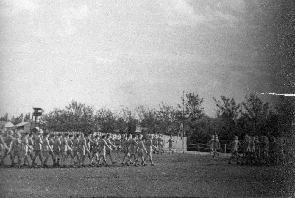 at_air_itw_hillside_1940s_hillside_camp_colour_hoisting_parade