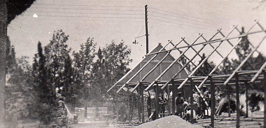 at_air_itw_hillside_1940s_no5_construct_roof