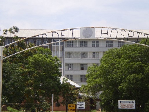 at_hosp_materdei_entrance_sign.jpg