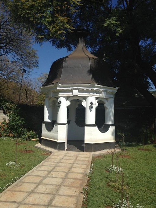 at_hot_gh_cupola_garden.jpg