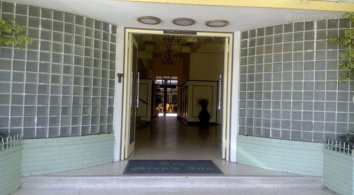 at_hot_gi_entrance_door.JPG